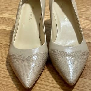 Ivanka Trump Womens Classic Pump Kitten Heels Shoes Beige Leather Slip On 8 M